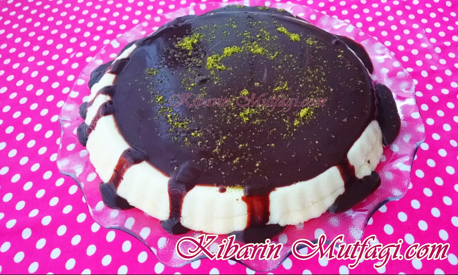 Çikolata soslu irmik tatlısı tarifi Kibarin Mutfagi