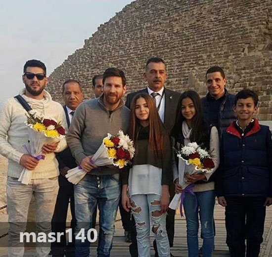 صور ميسي في زيارة مصر والأهرامات اليوم 2021
