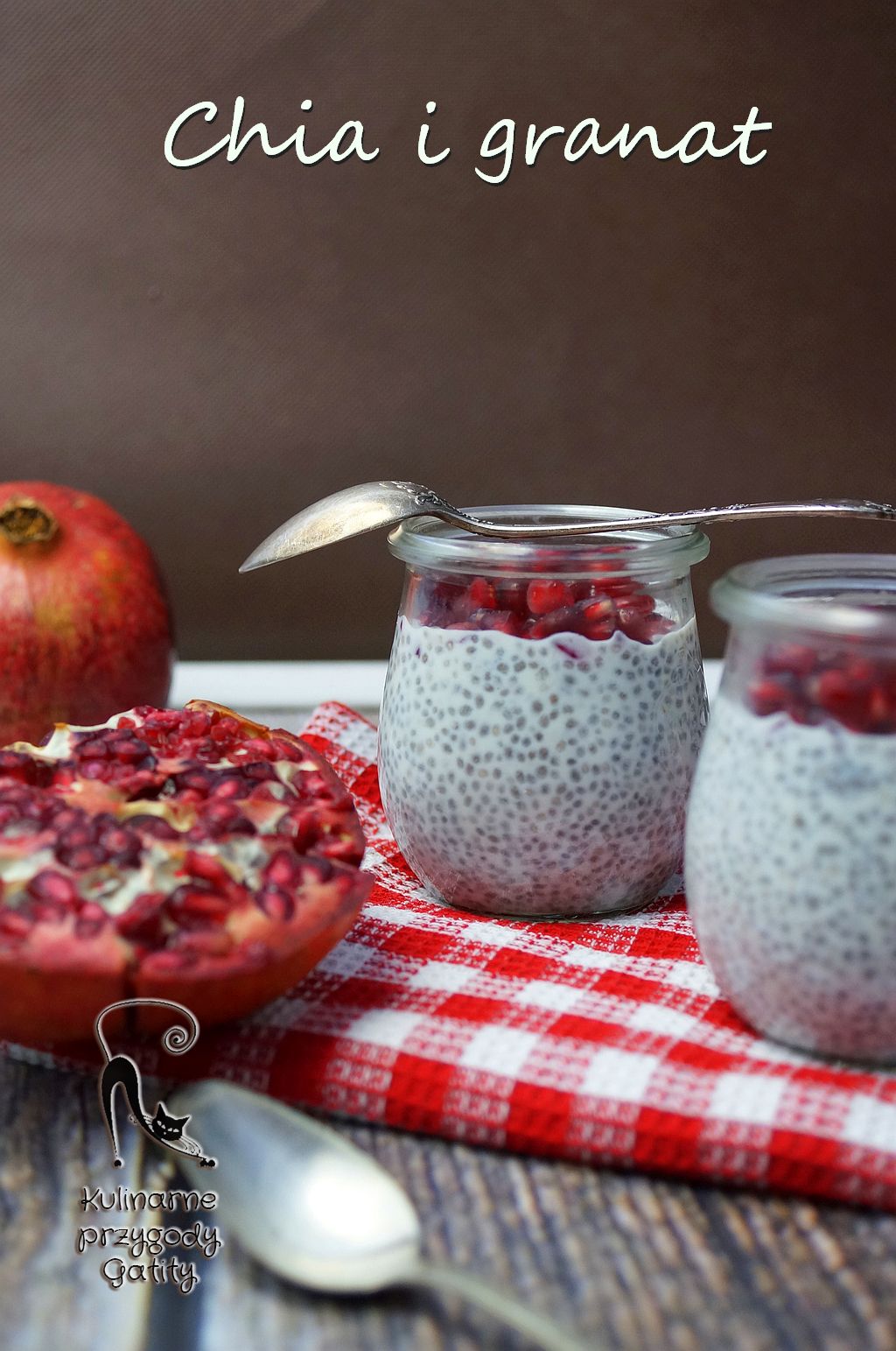 Zdrowe śniadanie pudding chia z granatem