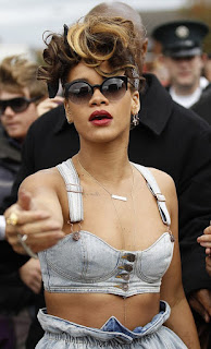 Rihanna kicked out a reporter for racism