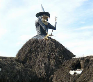 Atelier des fées brodeuses: La maison de la sorcière