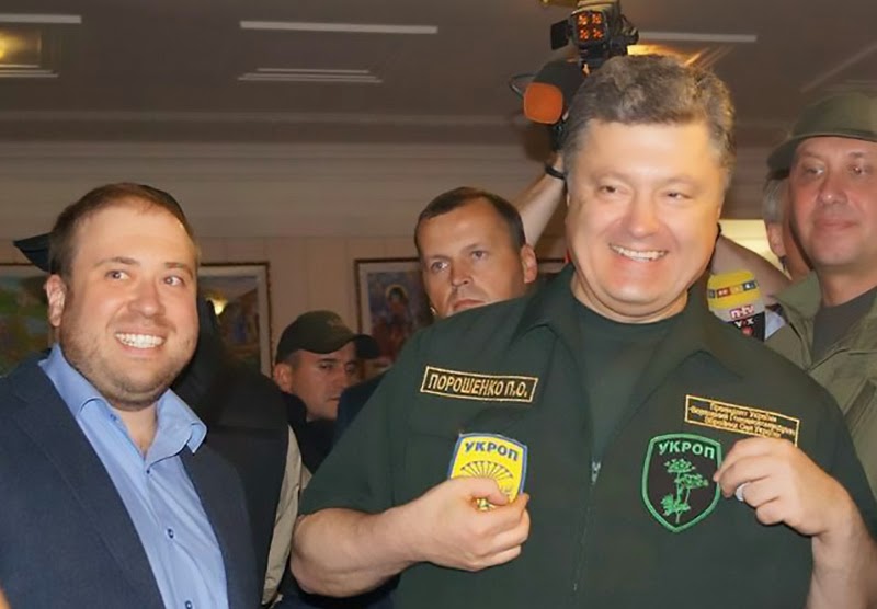 Президент Порошенко посетил Мариуполь, где встретился с представителям предприятий и бойцами армии и территориальной обороны