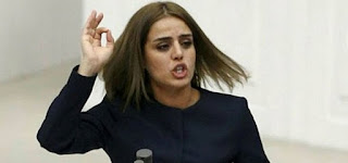 HDP'li Ayşe Acar Başaran'dan TBMM'de rezalet yemin! HDP'li Ayşe Acar Başaran'dan TBMM'de rezalet yemin!