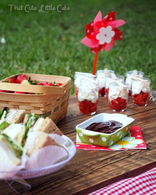 That Cute Little Cake Strawberry Picnic