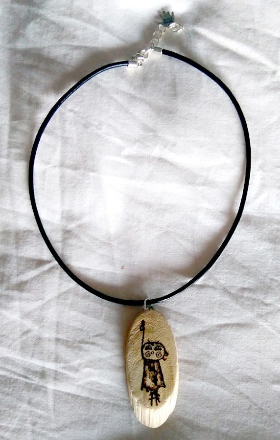 Colgante-Pirograbado-Supermoty-Ideadoamano