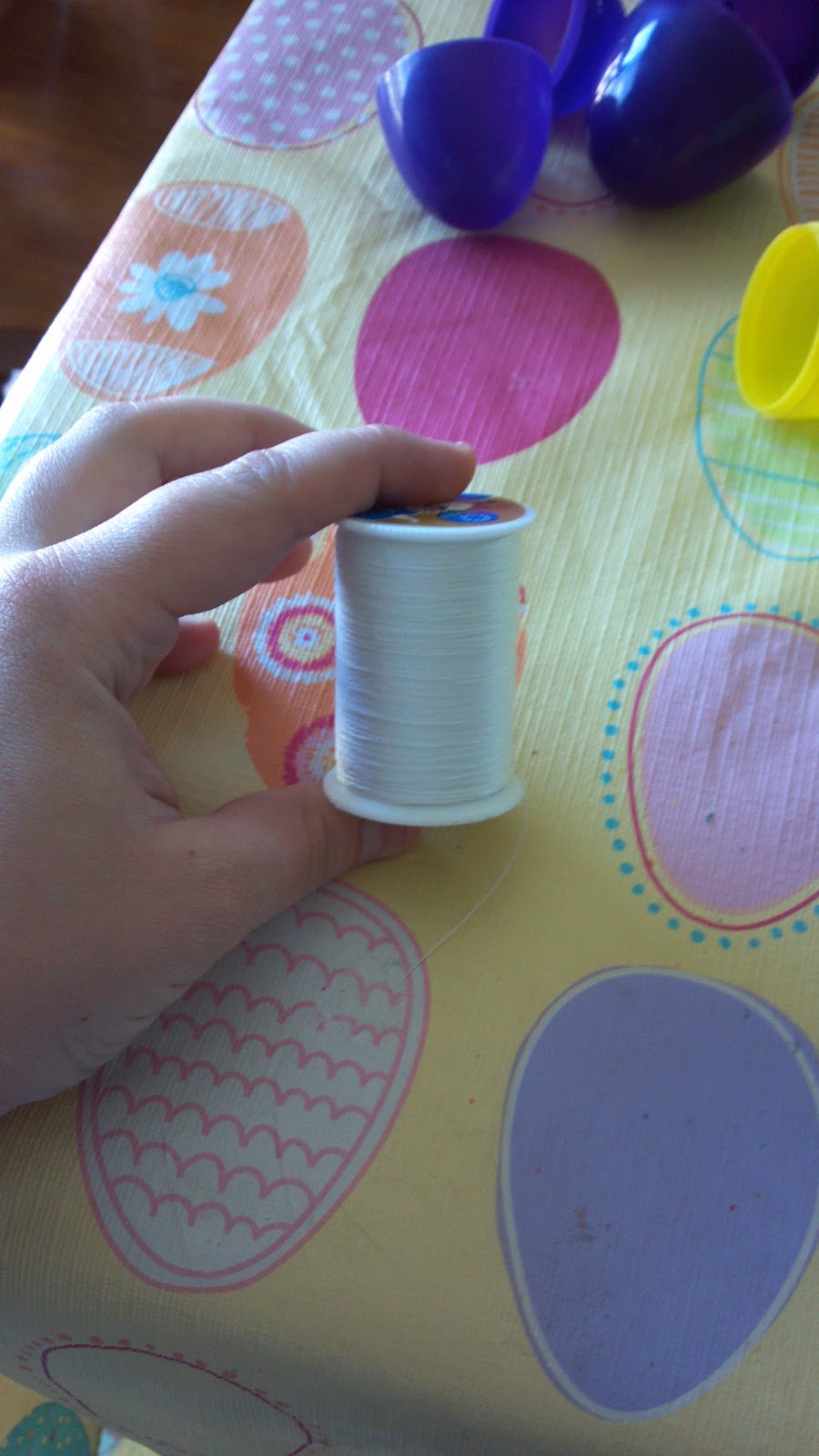 Make it yourself Mommy Style Plastic Easter Egg Tree Decorating