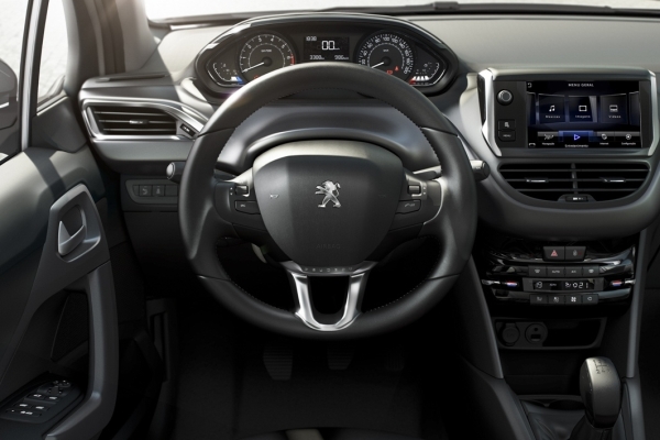 novo Peugeot 208 Brasil - interior