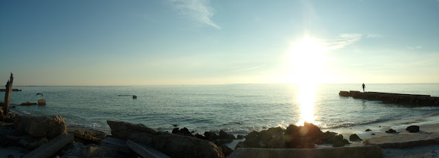 Comienzo de la ruta en la Avenida Messina y el muelle de piedra Comienzo de la ruta en la Avenida Messina y el muelle de piedra