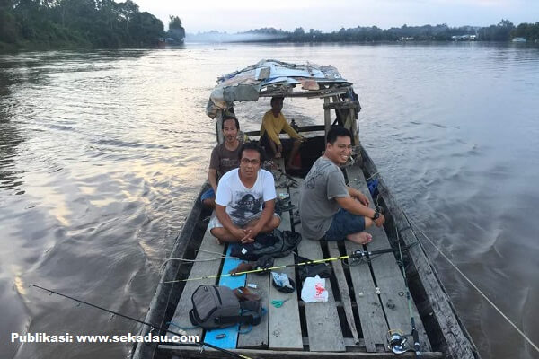 Mancing Sambil Menunggu Berbuka Puasa