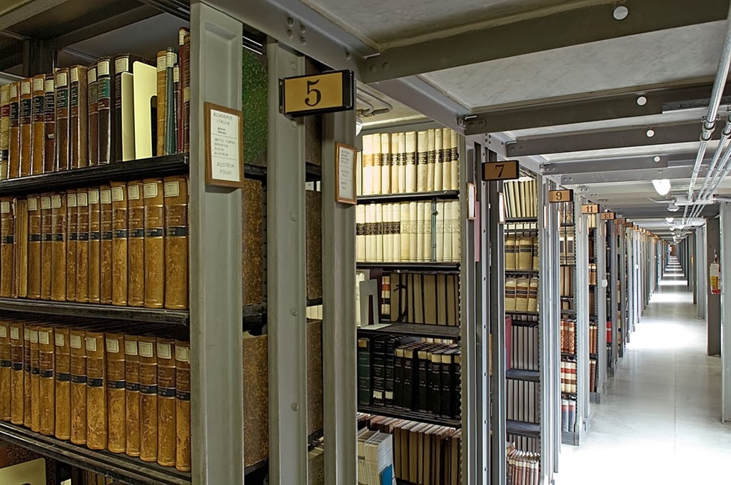 La Biblioteca Vaticana custodisce un ricchissimo patrimonio composto di. 