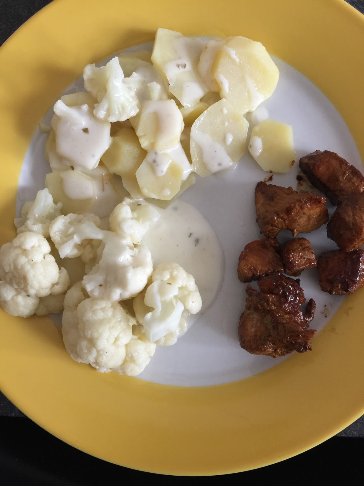 Mone kocht: Blumenkohl mit Kartoffeln und mariniertem Hähnchen