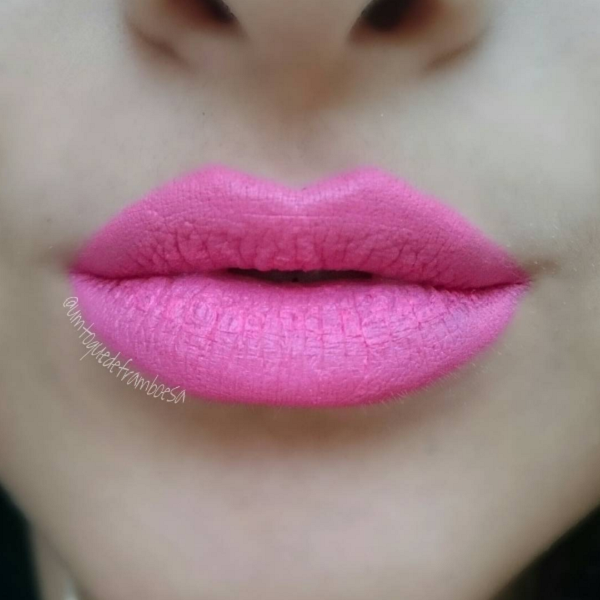 Swatches e resenha do batom matte Wet'n Wild Pinkerbell