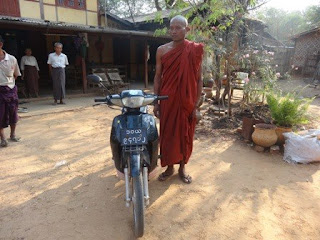 Hla Oos Blog: Monk Thawbita: Burned-Alive By Muslims In 
