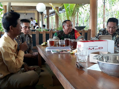 DANRAMIL MASARAN KOMSOS DENGAN APPEM DAN TOMAS