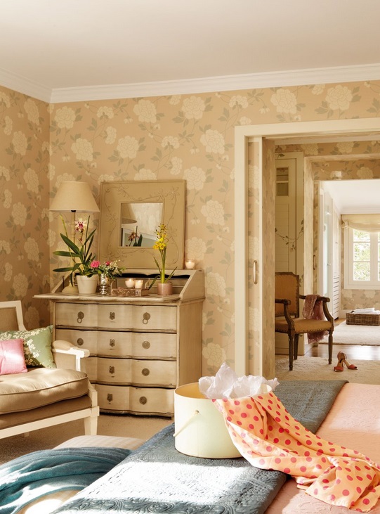 Pembe Yastık / Ev Dekorasyonu Blogu ve Dekorasyon Önerileri