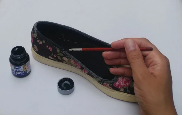 Consertando sola tênis slipper