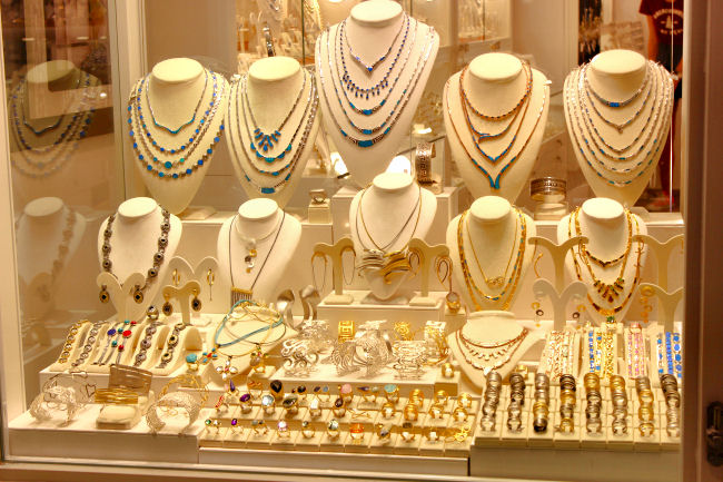 Jewelry jewellery shops in Oia