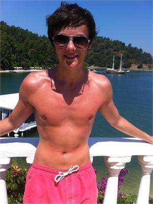 The Stars Come Out To Play: Tyger Drew-Honey - Shirtless 