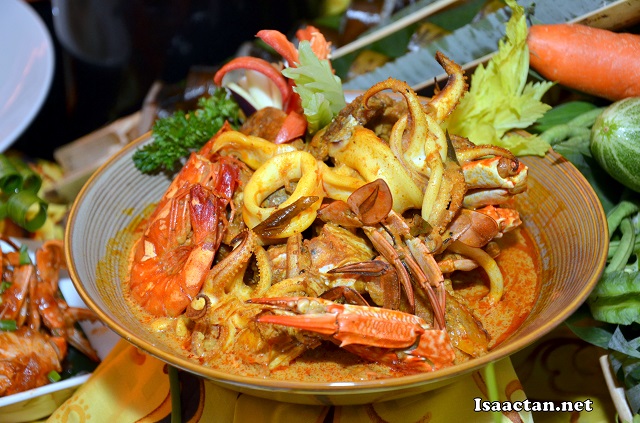A rather beautiful seafood dish displayed during the Ramadhan Buffet Preview @ Tonka Bean Cafe Impiana Hotel KLCC