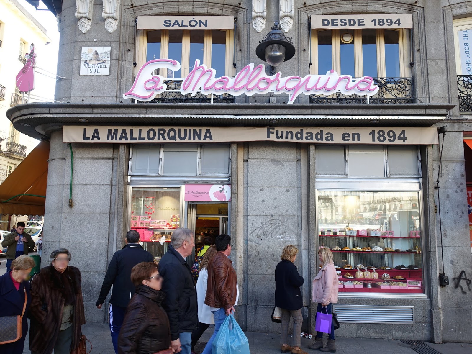 10 of The Best Cafés and Dessert Spots in Madrid Spain A traveling