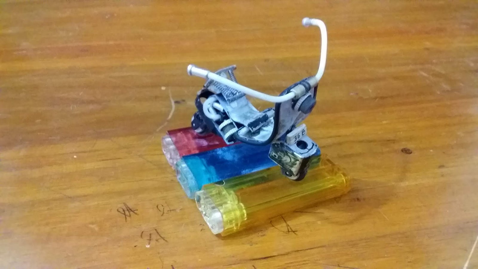 Cara Membuat Miniatur Vespa Dari Korek Gas Bekas