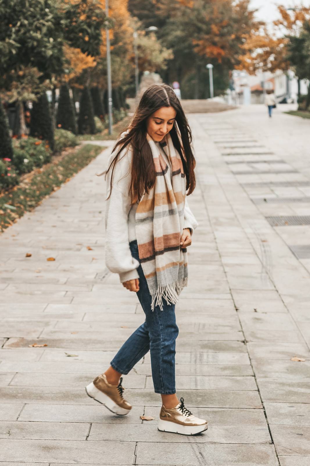 golden sneakers mom jeans golden_sneakers_mom_jeans