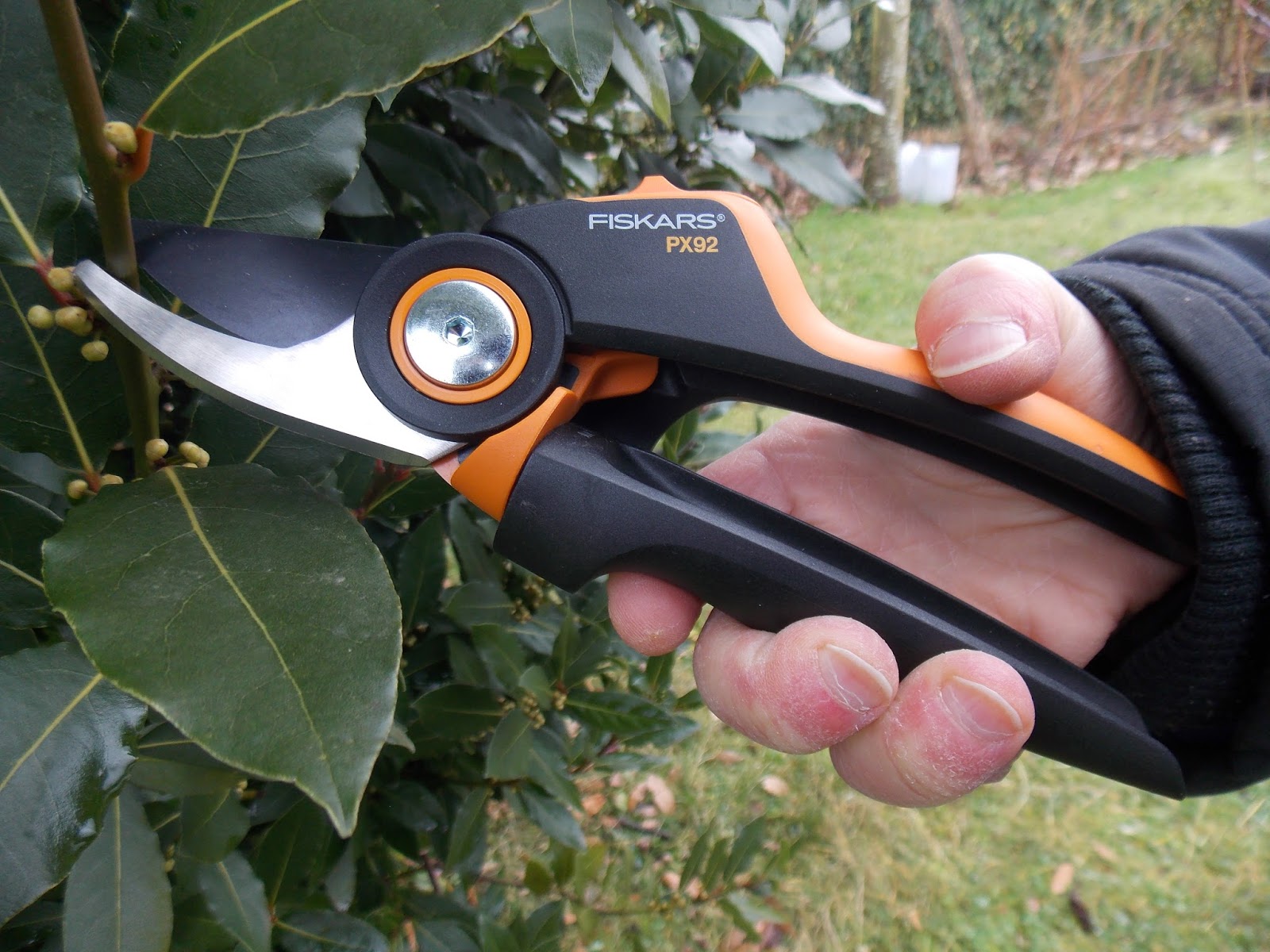 Test du sécateur à crémaillère et à poignée tournante PowerGear X PX92