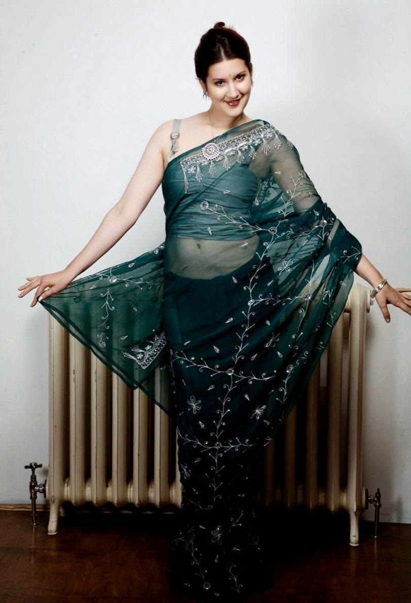 Desi indian girl showing her big boobs on cam