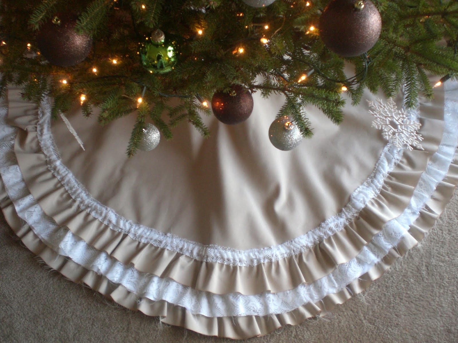 Vintage Tree Skirt 