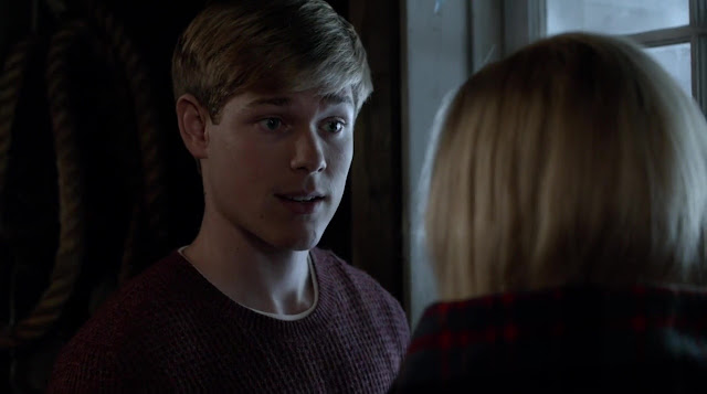 Films Et Séries Tv Avec Mason Dye ausCAPS: Mason Dye shirtless in Flowers In The Attic
