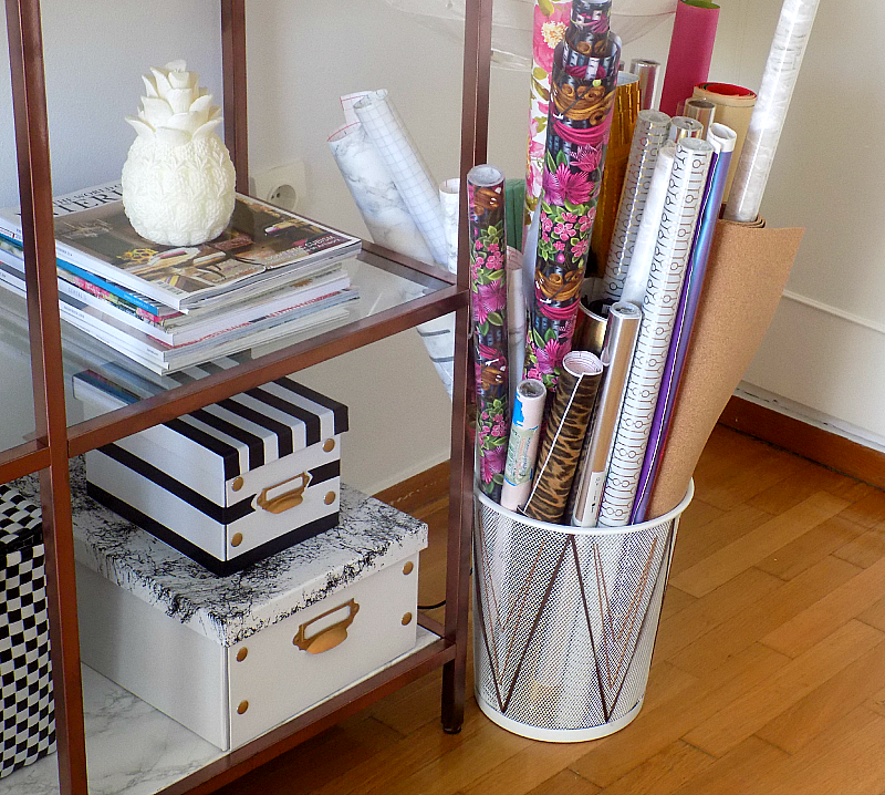 Hack me please 1 Α laundry basket turns to a wrapping paper storage basket Art Decoration