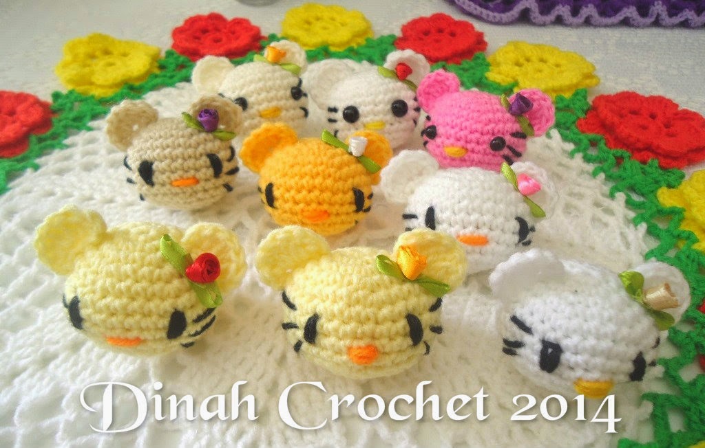Dinah Crochet Kitty keychains