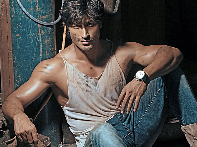 SEARCH AND BUY THIS PRODUCT Vidyut Jamwal Workout and Diet Secret | Muscle world