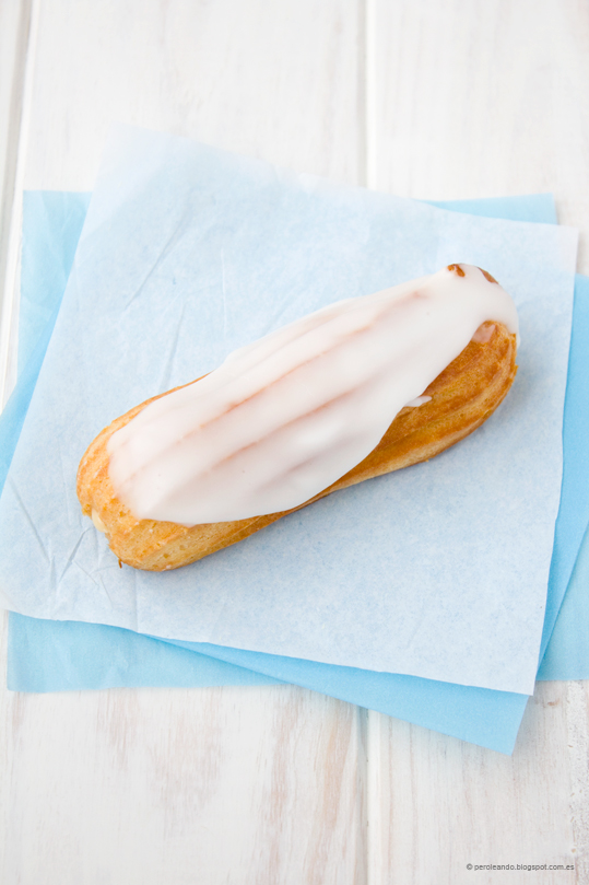 Eclair con fondant casero Eclair con fondant casero