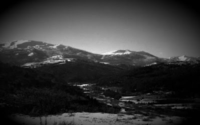 A.T.I.A. πάνω από χωριό των Γρεβενών, το 1980  