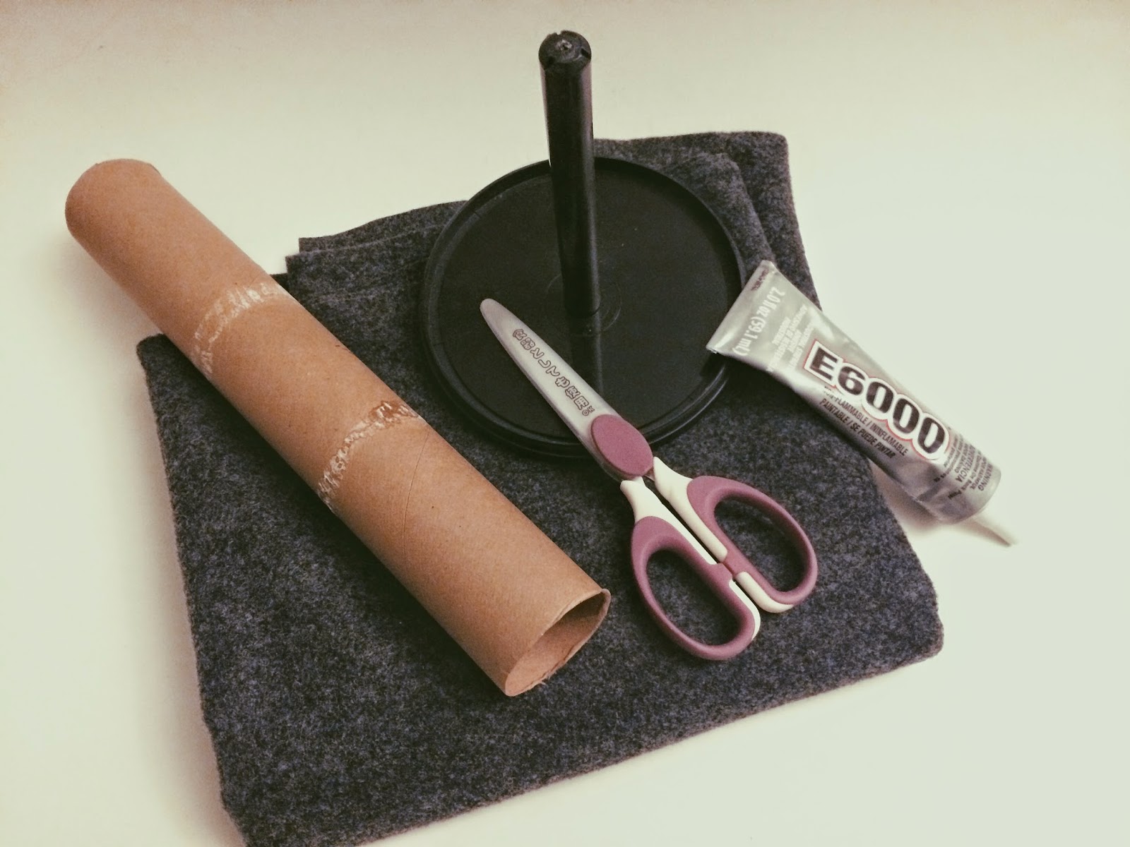 How the Cookie Crumbles DIY Cheap and Easy Watch Stand