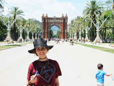 http://s-fashion-avenue.blogspot.it/2016/06/barcelona-travel-diary-part-3-places-to.html