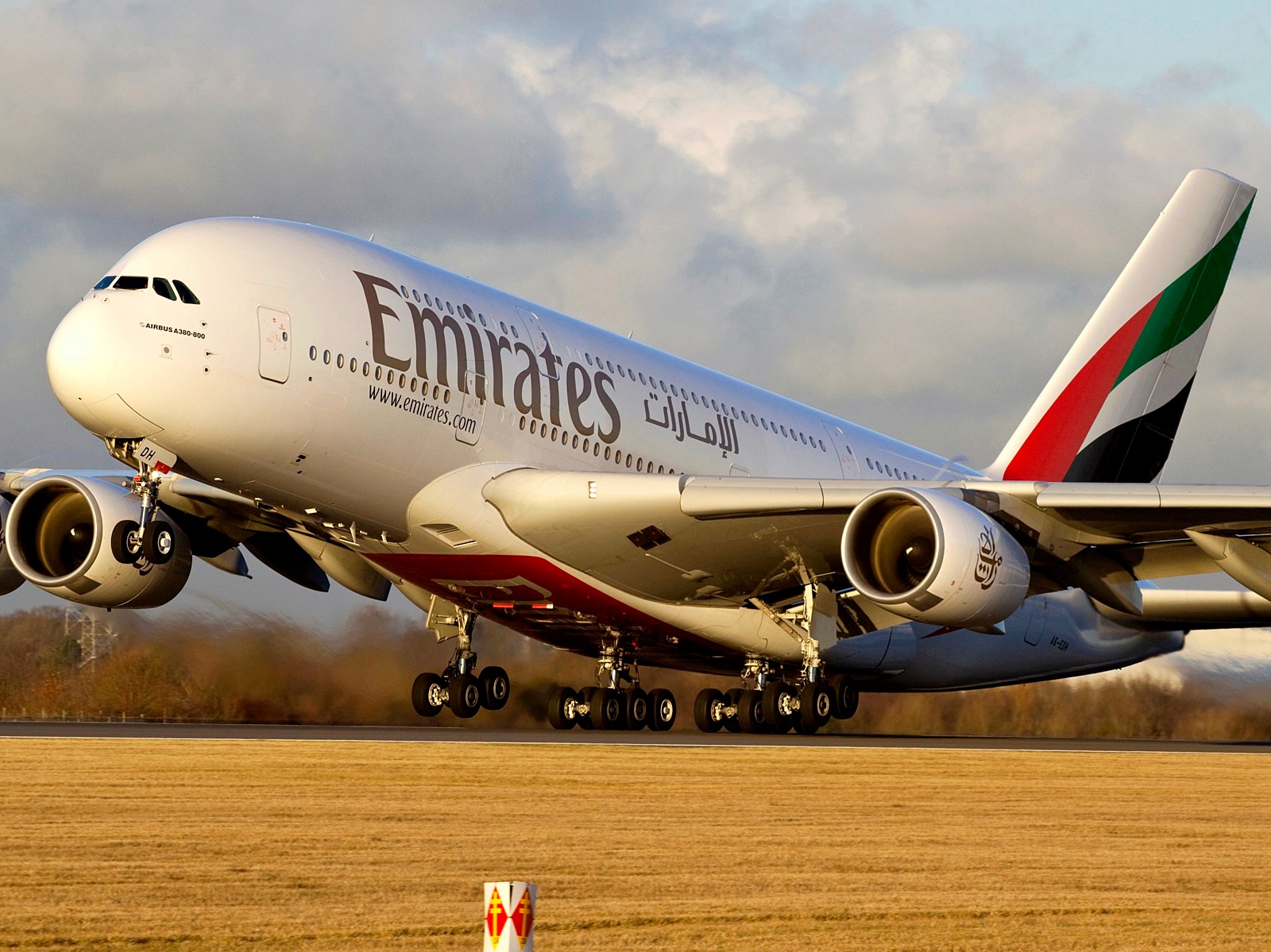 Airbus A380- 航空摄影图库(www.aerophotos.com)