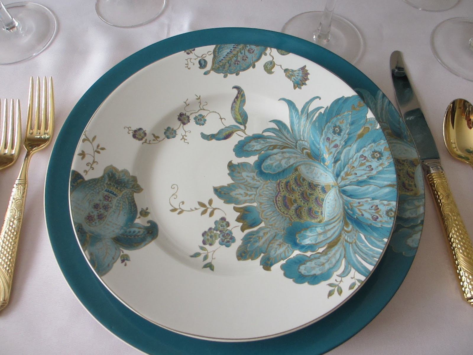 The Welcomed Guest: Teal Blue Tablescape