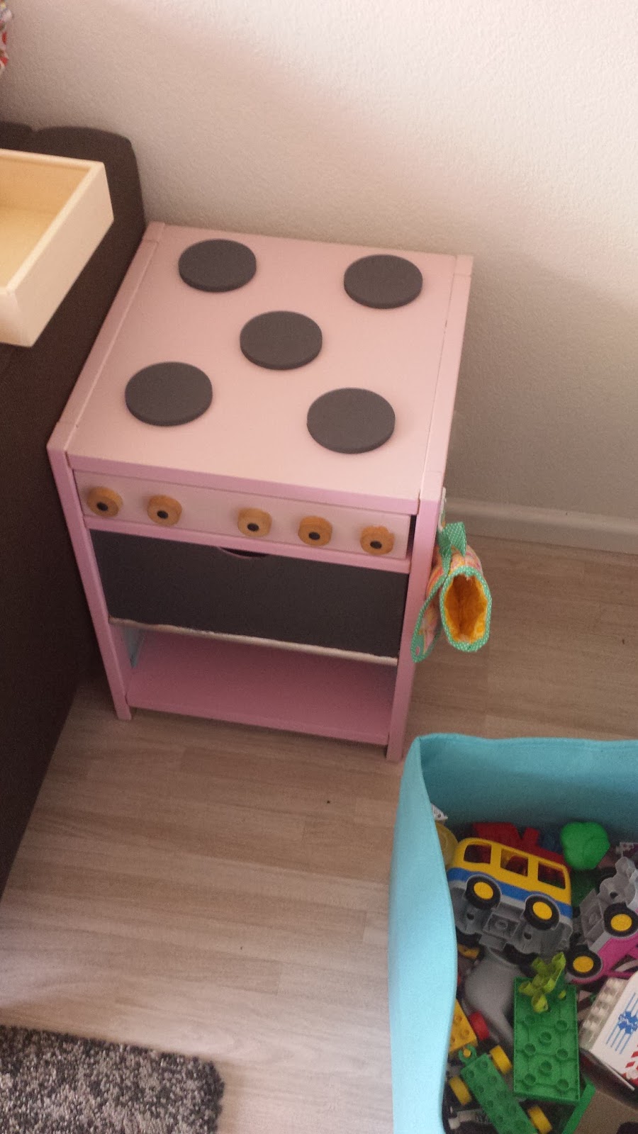 A cup of mom: diy donderdag: pimp de speelkeuken.