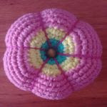 http://anabelenamigurumis.blogspot.com.es/2017/02/flor-alfiletero-patron.html#more