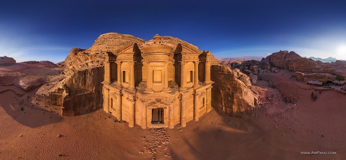 Ancient buildings in the rock of Petra, Jordan. - The Seven Wonders Of The World Look Totally Different In These Unique Photos. Ancient buildings in the rock of Petra, Jordan. - The Seven Wonders Of The World Look Totally Different In These Unique Photos.