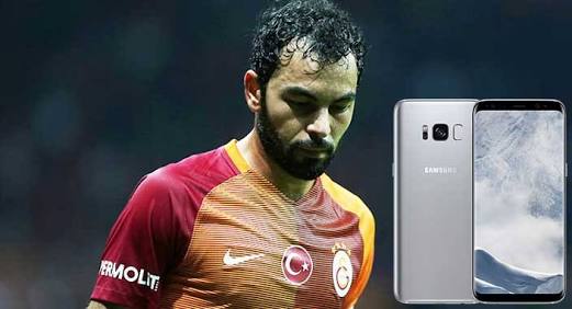 Ünlü futbolcu Selçuk İnan'ın , teknoloji nirvanası Samsung'a kendine tescilli olan 'S8' ismini kullandığı için açtığı dava sonuçlandı. Ünlü futbolcu Selçuk İnan'ın , teknoloji nirvanası Samsung'a kendine tescilli olan 'S8' ismini kullandığı için açtığı dava sonuçlandı.