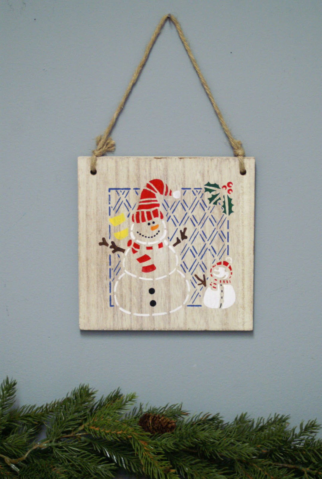 Ben Franklin Crafts and Frame Shop: DIY Snowman Pallet Wall Art