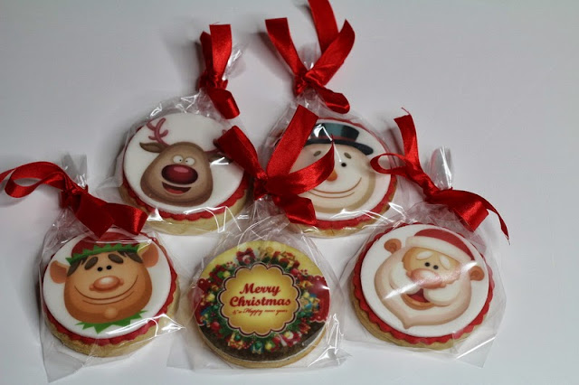 Xmas cookies with printed logo