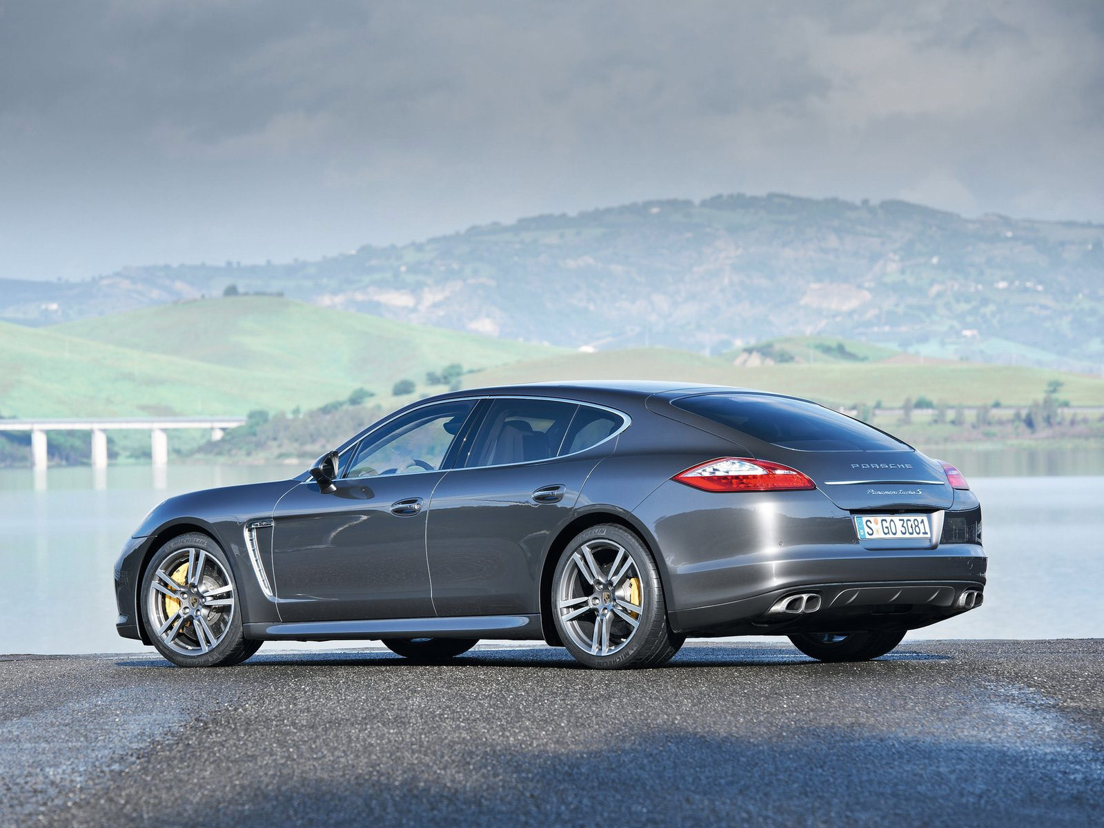 2012 PORSCHE Panamera Turbo S pictures, specifications