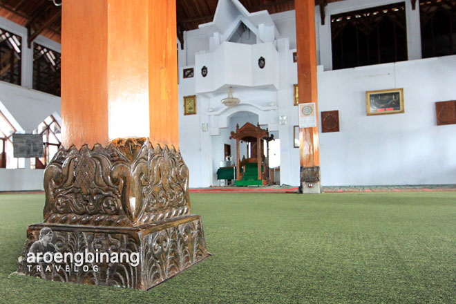 ornamen umpak sokoguru masjid agung al-falah kyai mojo minahasa sulawesi utara