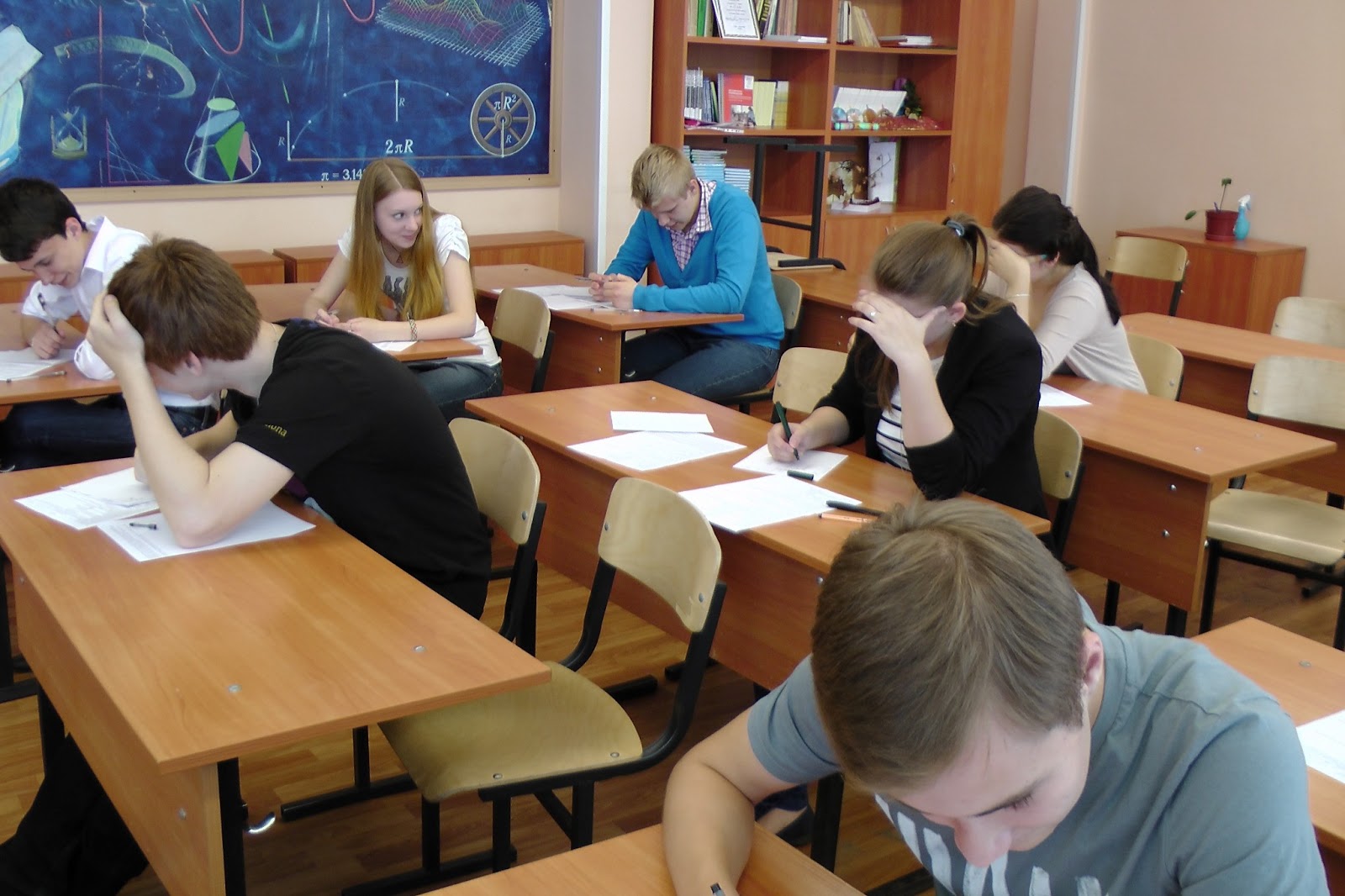 учащиеся 9 класса решили. учащиеся 9 класса решили. школьники 9 класс огэ. школьники старшеклассники. учащиеся 9 класса решили.