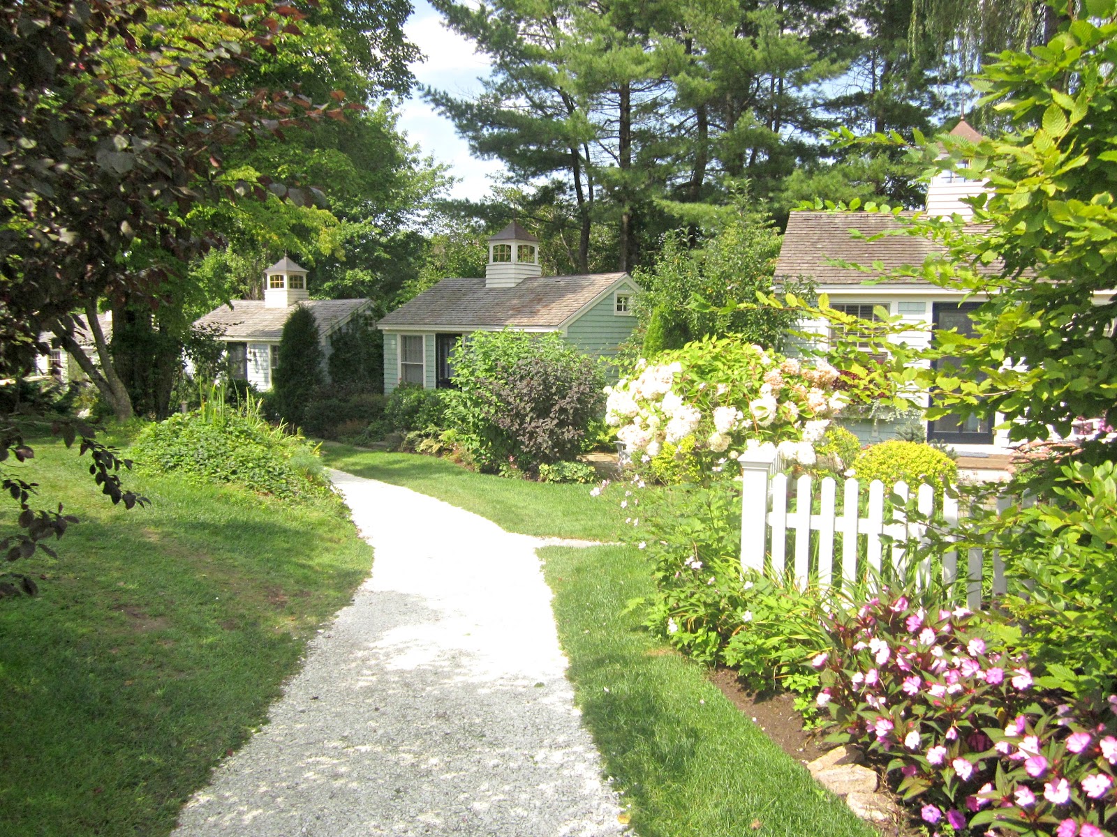 Hungry Couple The Cottages At Cabot Cove