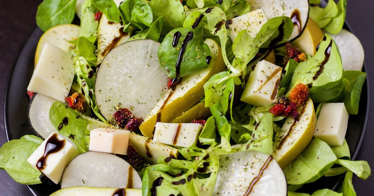 Vitamin-Salat mit Ziegenkäse und Birne